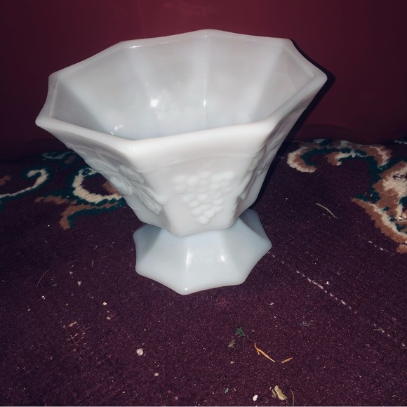 Vintage octagon milk glass compote with grapes and vines. - Picture 2 of 9